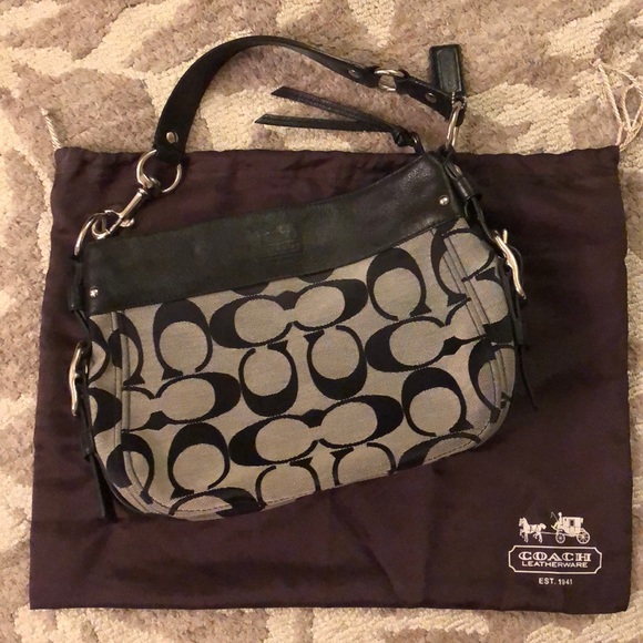 Coach Handbags - Coach Zoe Signature Handbag